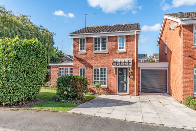 Berkeley Close, Winyates Green... 3 bed link detached house for sale