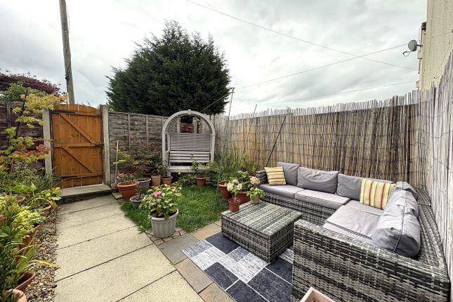 Hindley Road, Westhoughton, Bolton, BL5 3 bed terraced house for sale