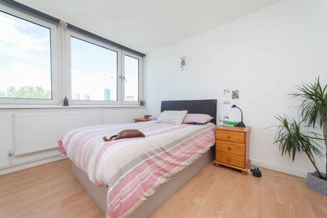 Tawny Way, London SE16 3 bed flat for sale