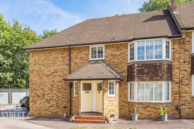 Waldegrave Court, Upminster, RM14 2 bed maisonette for sale