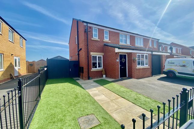 Rosewood Way, Hampton Gardens... 4 bed semi