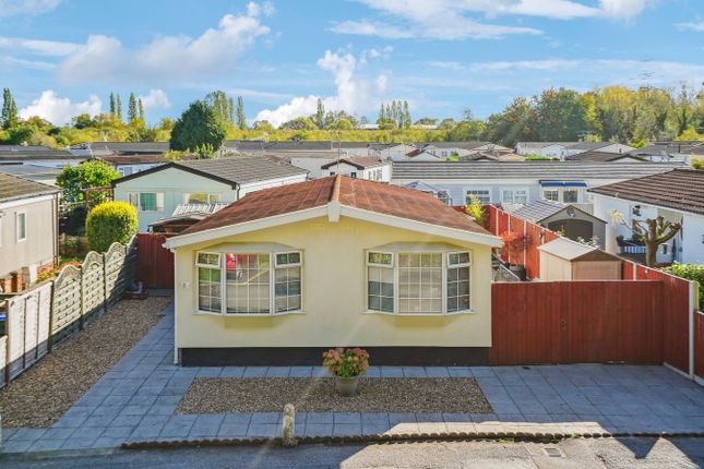 Pickford Drive, Langley SL3 3 bed park home for sale