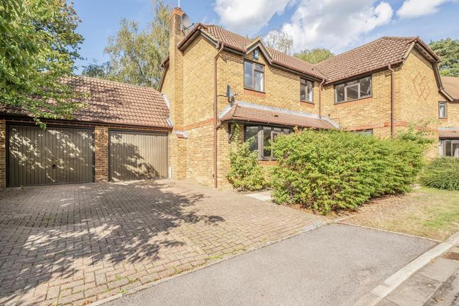 Woking,  Surrey,  GU22 4 bed detached house for sale