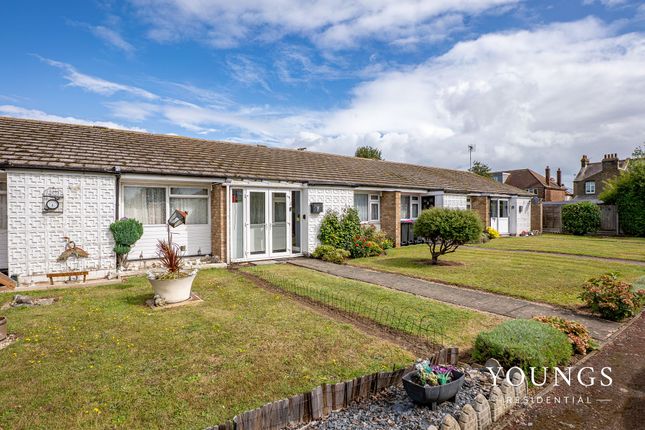 The Goslings, Shoeburyness, SS3 2 bed terraced bungalow for sale