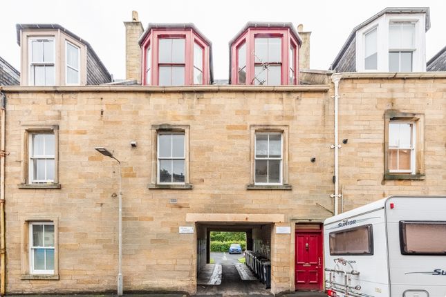 3 bedroom flat for sale