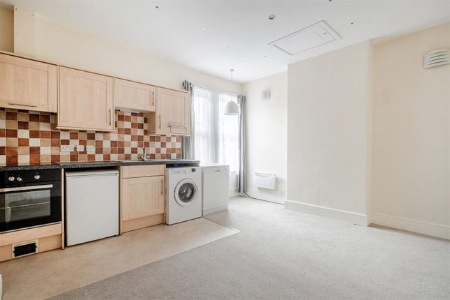 Marshfield Road, Chippenham 2 bed flat for sale