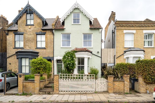 Angles Road, London, SW16 2 bed apartment for sale
