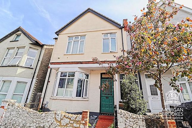 Brightwell Avenue, Westcliff