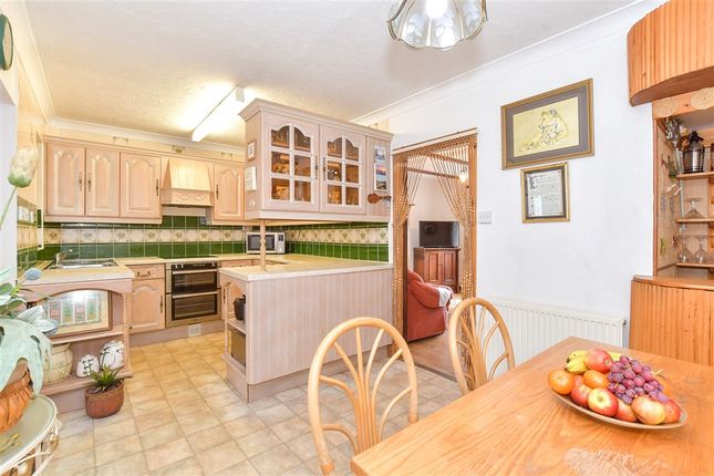 Fitzalan Road, Arundel, West Sussex 2 bed terraced house for sale