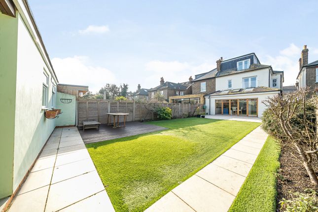 5 bedroom semi-detached house for sale