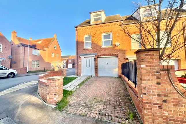 3 bedroom town house for sale