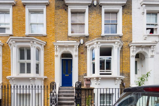 Tomlins Grove, Bow, London, E3 2 bed flat for sale