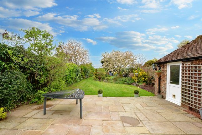 Sandyhurst Lane, Ashford TN25 3 bed detached house for sale