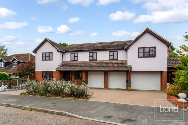 Chalklands, Chelmsford CM2 5 bed detached house for sale