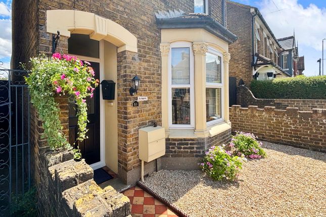 Park Road, Sittingbourne ME10 4 bed detached house for sale