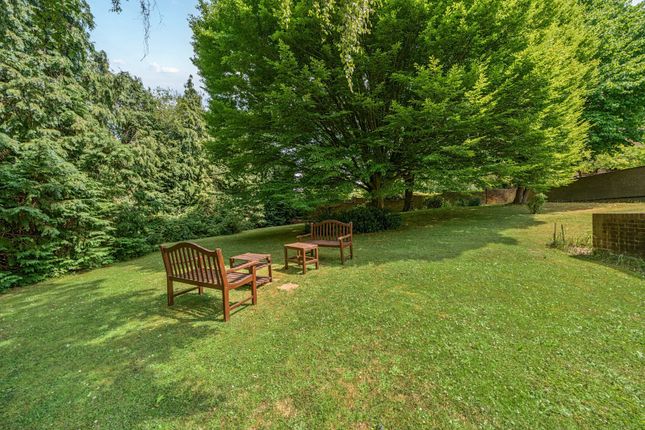 Hillcrest Road, London 3 bed apartment for sale