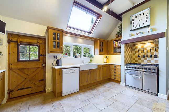2 Willoughby Road, Oakham LE15 4 bed detached house for sale