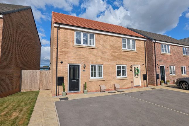 2 bedroom semi-detached house for sale