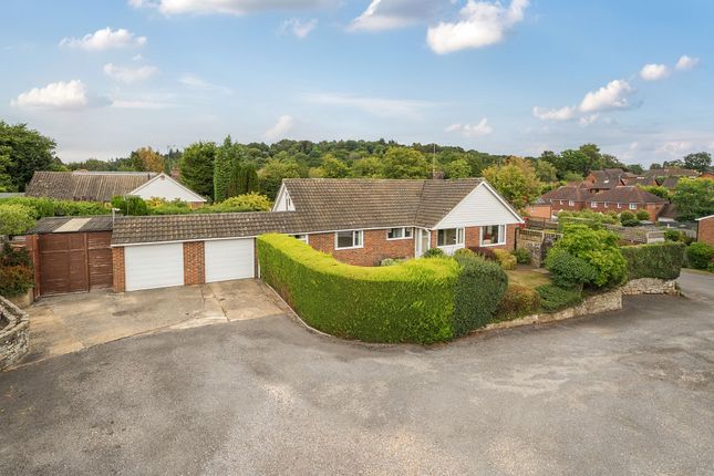 Manor Close, Haslemere, GU27 3 bed detached bungalow for sale