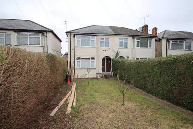 London Road, Ashford TW15 2 bed maisonette for sale