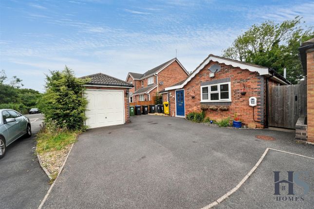 Ward Grove, Warwick 3 bed detached bungalow for sale