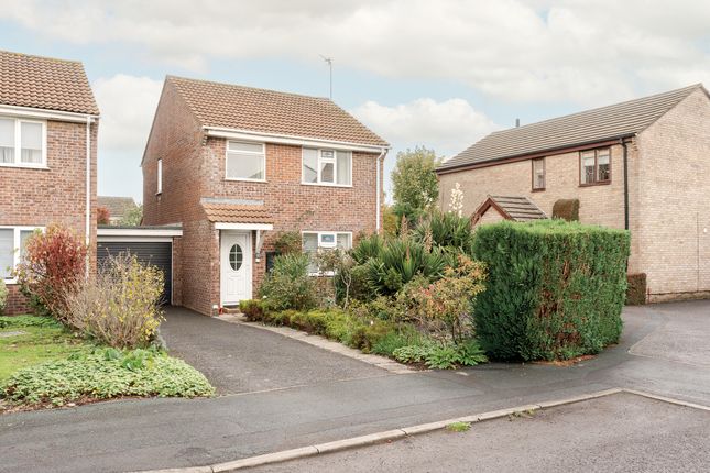 3 bedroom link detached house for sale