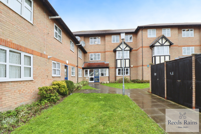 Chadview Court, Chadwell Heath RM6 1 bed apartment for sale