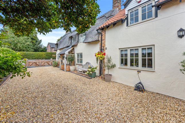 5 bedroom cottage for sale
