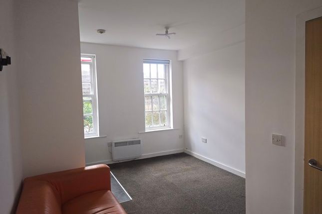 Studio flat for sale