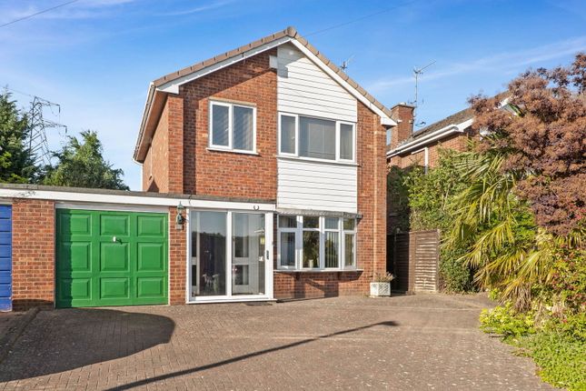13 Willowslea Road, Worcester. WR3 7QP 3 bed detached house for sale