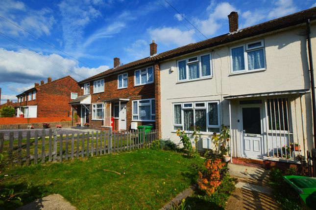 Long Readings Lane, Slough 2 bed terraced house for sale