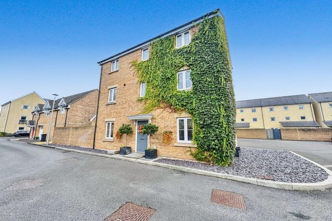 4 bed detached house