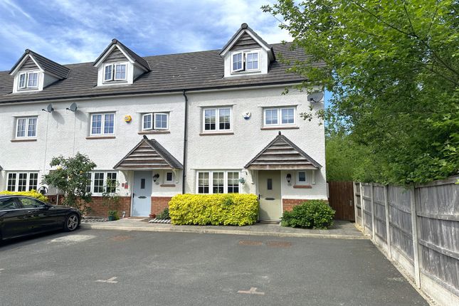 4 bedroom end of terrace house for sale