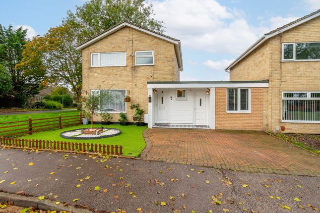 Yarmouth Road, Lowestoft 4 bed link detached house for sale