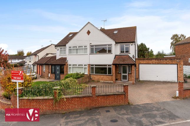 Varney Close, Waltham Cross EN7 4 bed semi