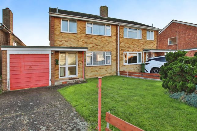 St. Cuthberts Close, Locks Heath 3 bed semi