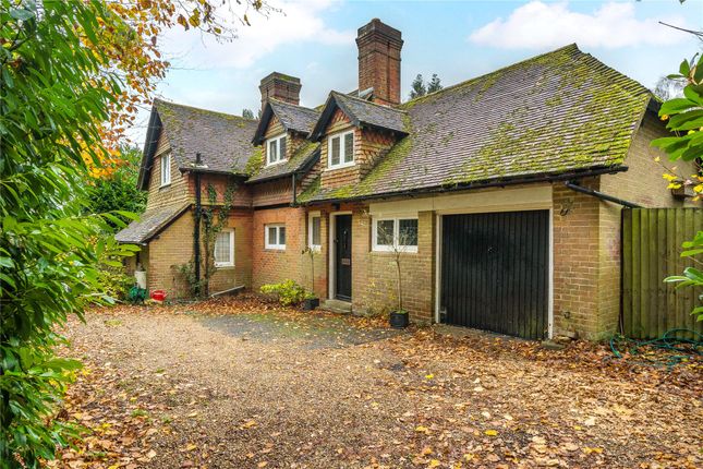 High Lane, Haslemere, Surrey, GU27 3 bed detached house for sale