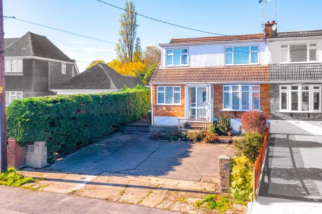 Plumberow Avenue, Hockley SS5 3 bed semi