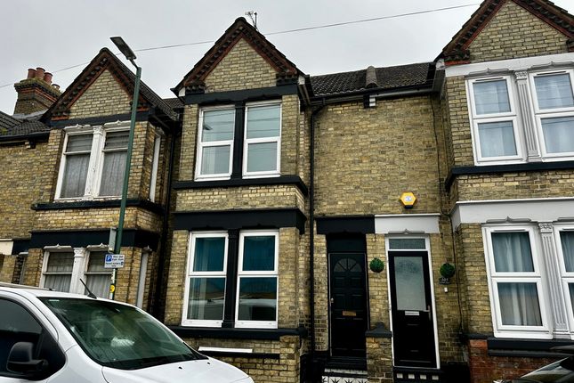 Gillingham ME7 3 bed terraced house for sale