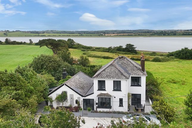 5 bed detached house