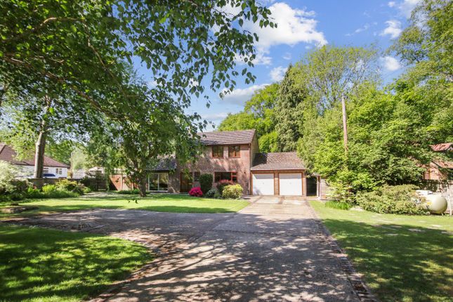 Lake View Road, Felbridge, RH19 3 bed detached house for sale