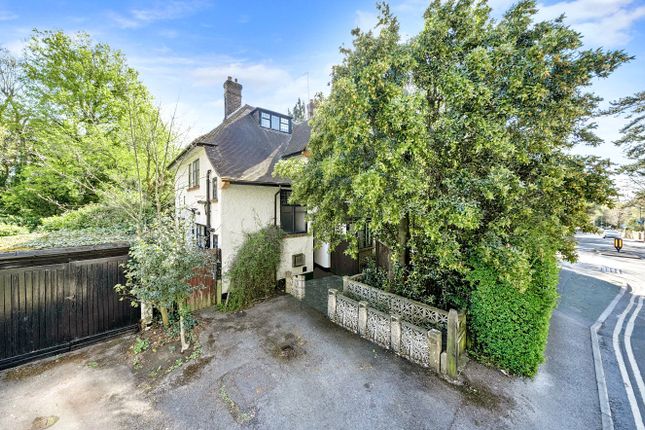 White Rose Lane, Surrey GU22 4 bed detached house for sale