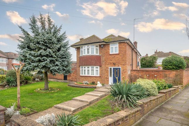 Belmont Avenue, Cockfosters, Barnet, EN4 4 bed detached house for sale