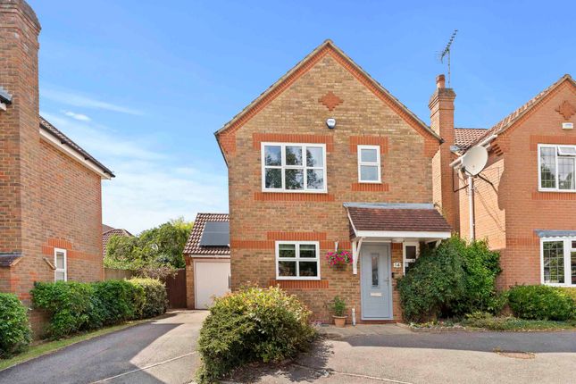 Lyndon Gardens, High Wycombe HP13 3 bed detached house for sale