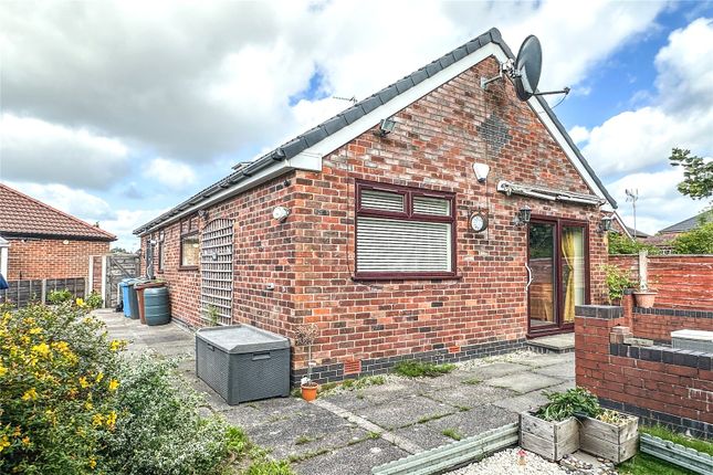 Merton Grove, Chadderton, Oldham... 4 bed semi