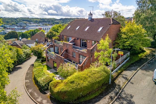 Gandon Vale, Buckinghamshire HP13 2 bed apartment for sale