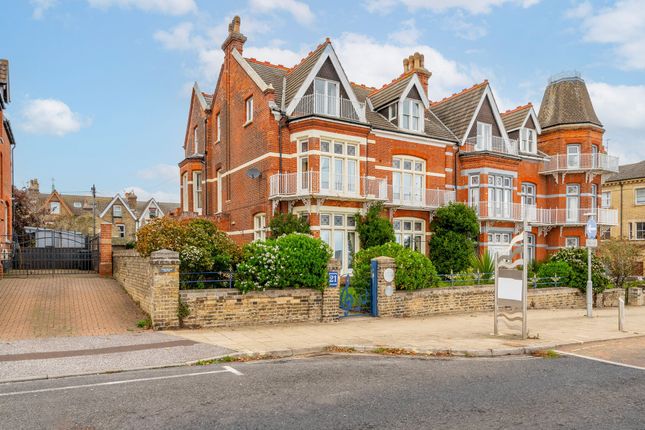 Kirkley Cliff Road, Lowestoft 11 bed semi
