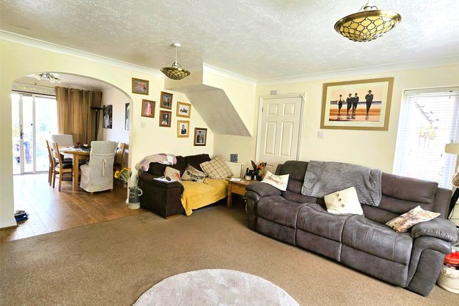 Kingsmead Drive, Torrington, Devon, EX38 5 bed detached house for sale