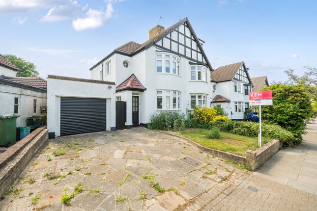 Hayes Wood Avenue, Hayes, Bromley, BR2 3 bed semi