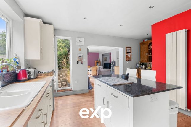 Gilmore Crescent, Ashford TW15 3 bed semi